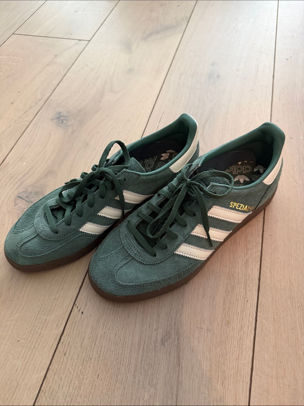 adidas Green Suede spezial Sneakers - brand new without box